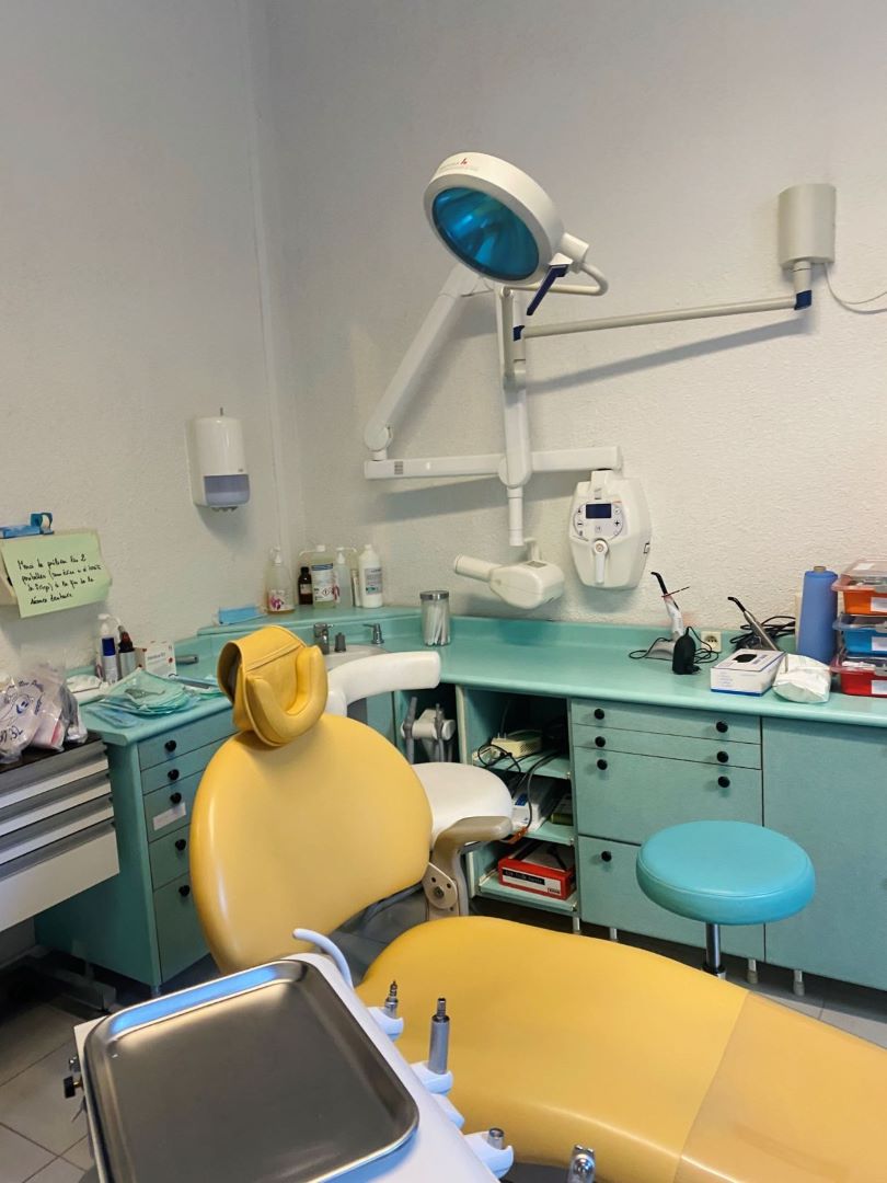 Un cabinet de dentiste installé au sein des locaux